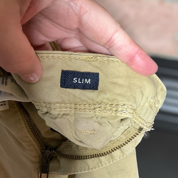 American Eagle khaki pants-slim fit. Size 26x28 - Picture 6 of 7